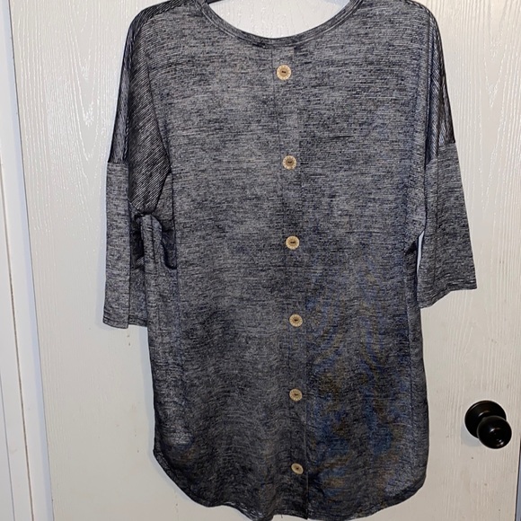 Shirt long three-quarter sleeves with front pocket - Picture 4 of 6